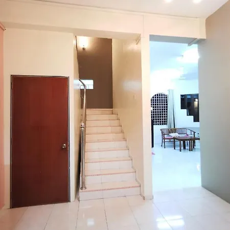 Warni Villa 8 Whole Or Room Muar Exterior photo