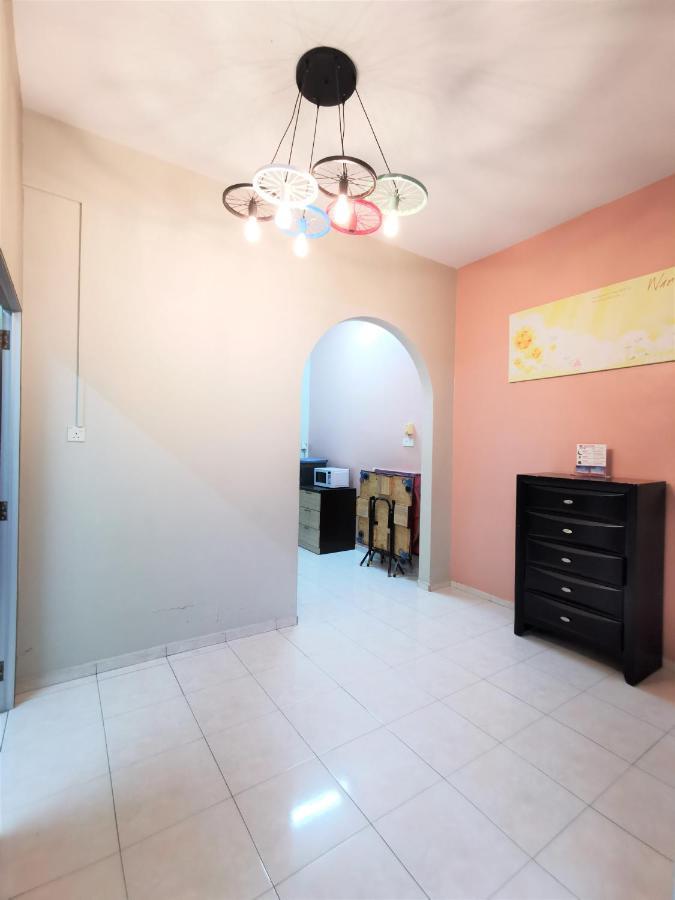 Warni 8 Whole Or Homestay