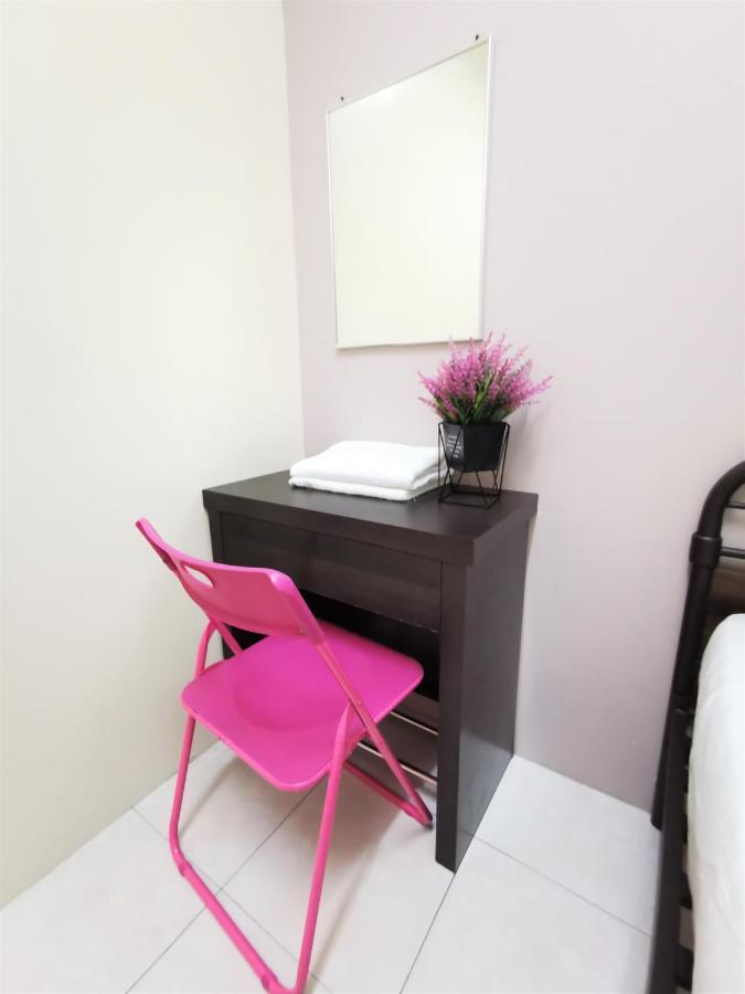 Warni 8 Whole Or Homestay Muar