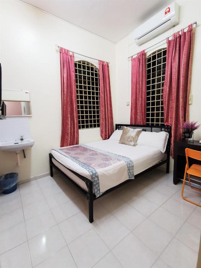 Warni 8 Whole Or Homestay Muar