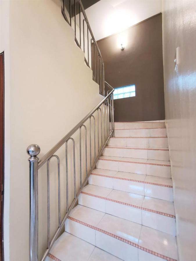 Warni 8 Whole Or Homestay *