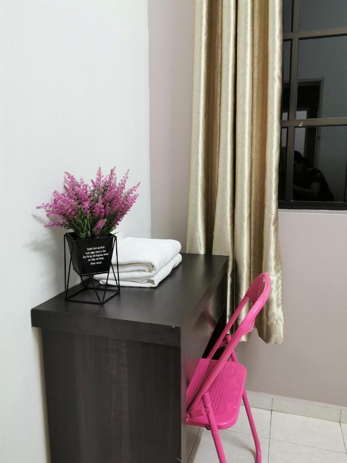 Warni 8 Whole Or Homestay Muar