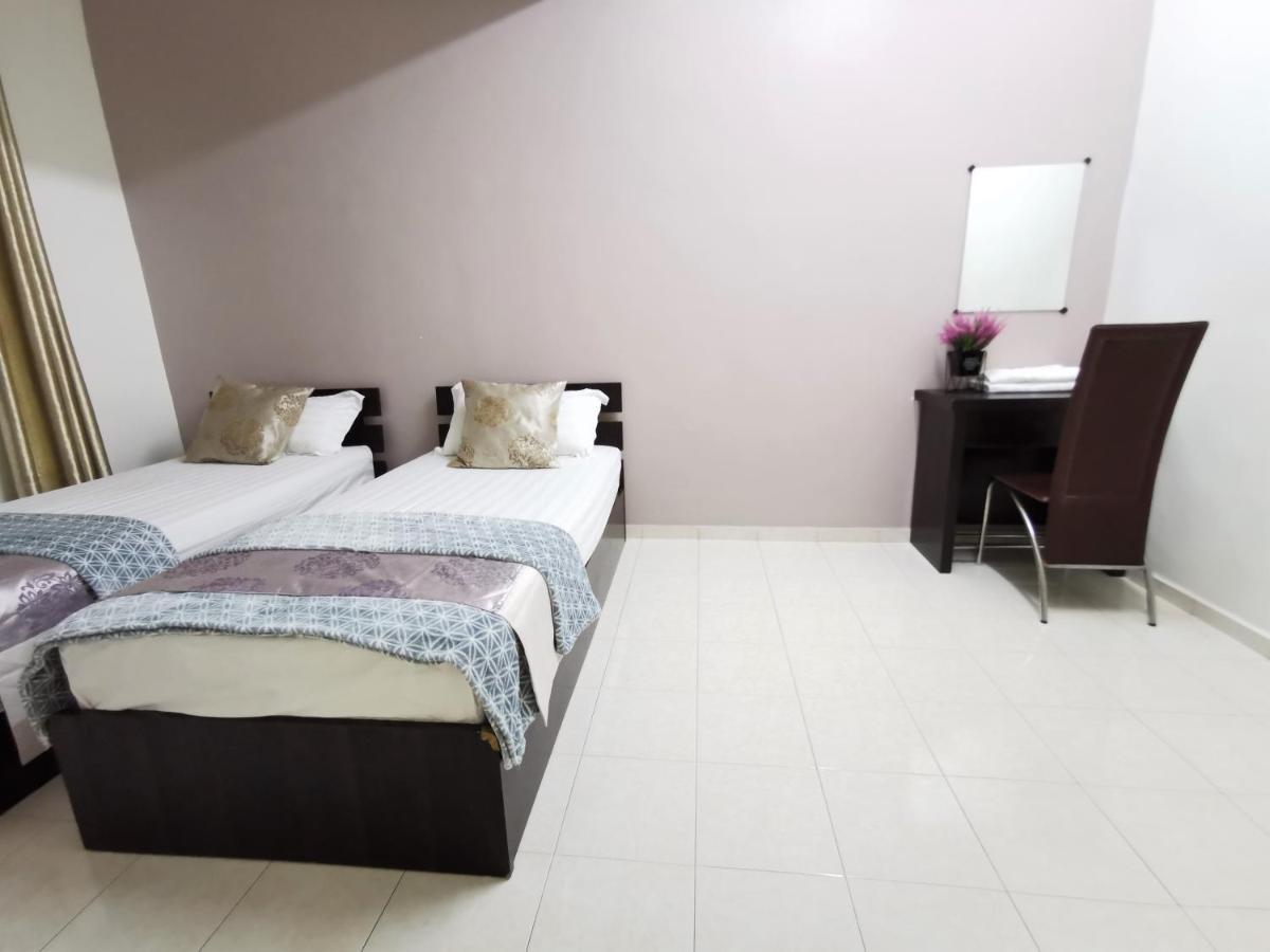 Warni 8 Whole Or Homestay Muar