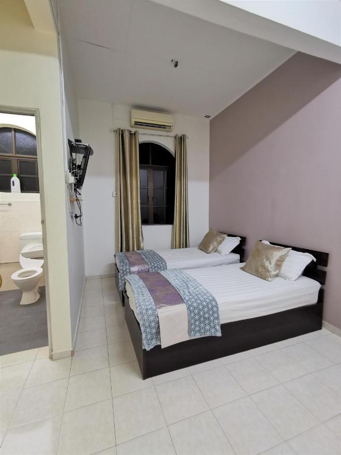 Homestay Warni 8 Whole Or *