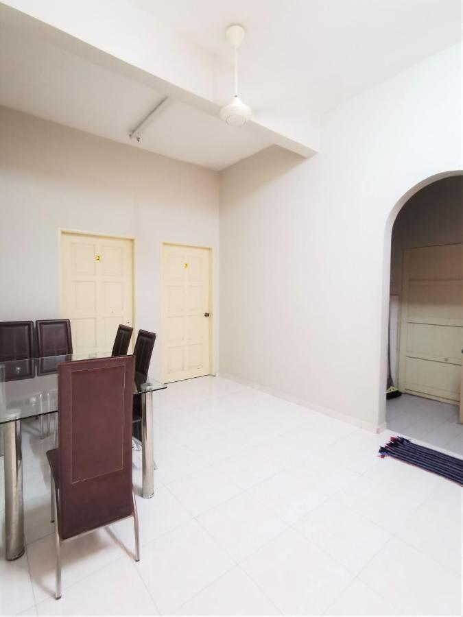 Homestay Warni 8 Whole Or *