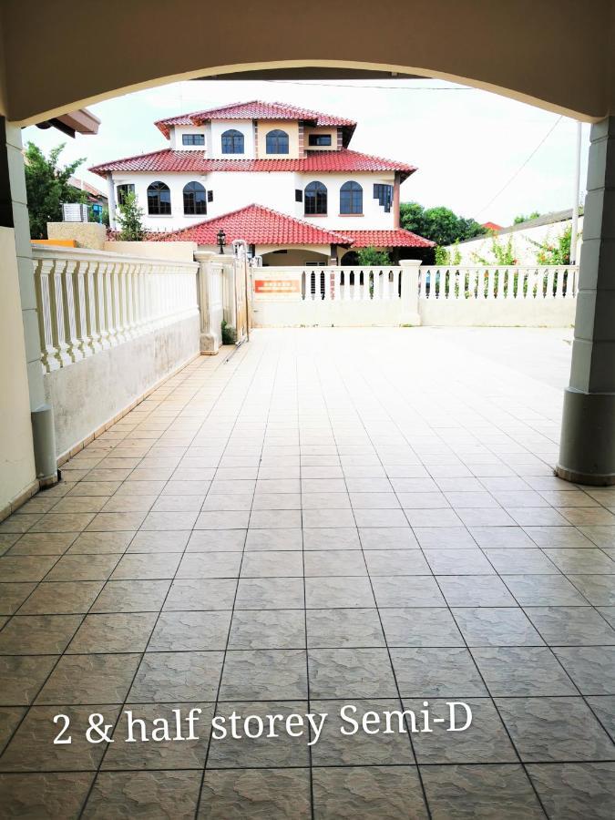 Homestay Warni 8 Whole Or *