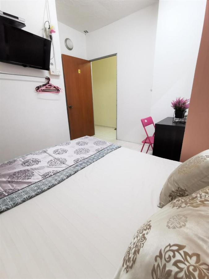 Warni 8 Whole Or Homestay Muar